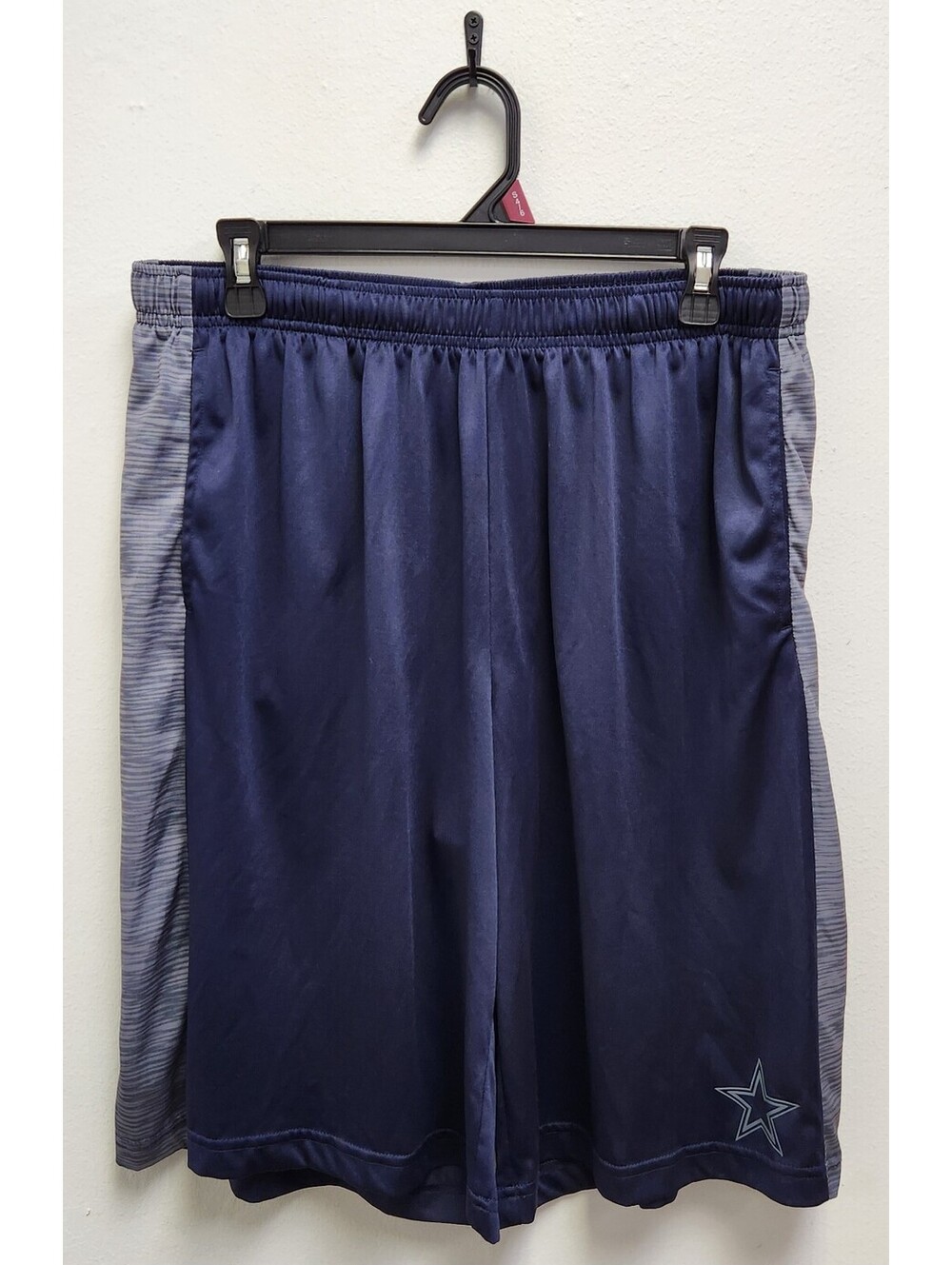 Dallas Cowboys Authentic Merchandise Men's XL Navy Blue Gym Shorts Star Logo